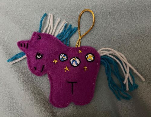 I’m trying to make some ornaments from vintage Butterick MLP patterns I bought some time ago. 