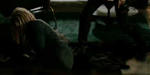 mrslexagriffin:  Lexa protecting her bae. 
