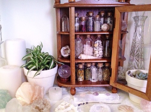 floralwaterwitch: my little vintage herb cabinet ✨