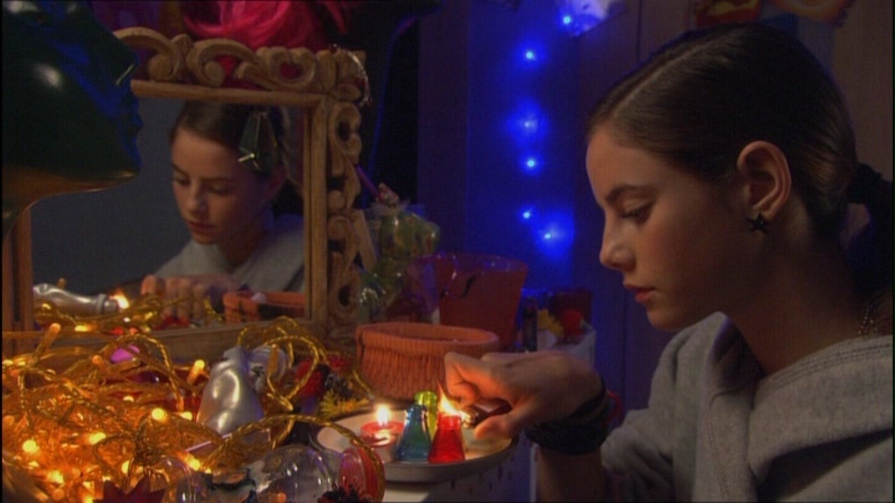 justloveskins:i always had this felling that Eff hurted herself since season 1…