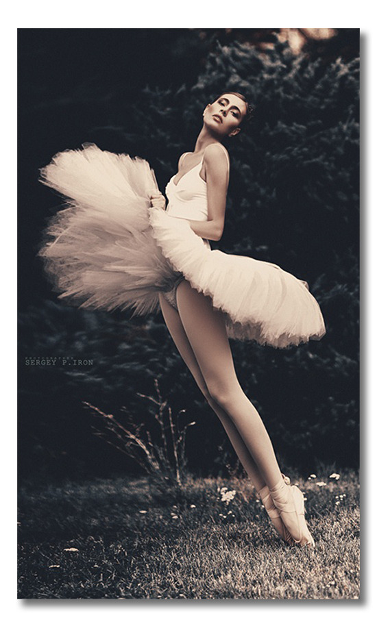 books0977:  Regina Ducal, a ballet dancer. Vogue Italia. Published: Saturday, September