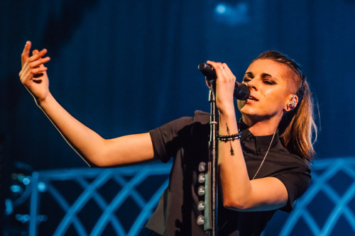 pvris-love:Photo byMatt Eachus