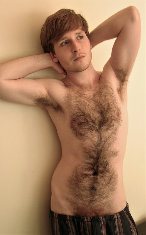 the-bobbybee:  Hmmm… the chest and belly hair don’t match either the carpet or the drapes!