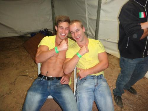 southafricangayboy:  Visit South African Gay Boy for more hot boys from South Africa. 