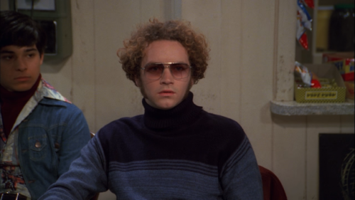  Steven Hyde in Every Episode → 1.22 - Punk Chick