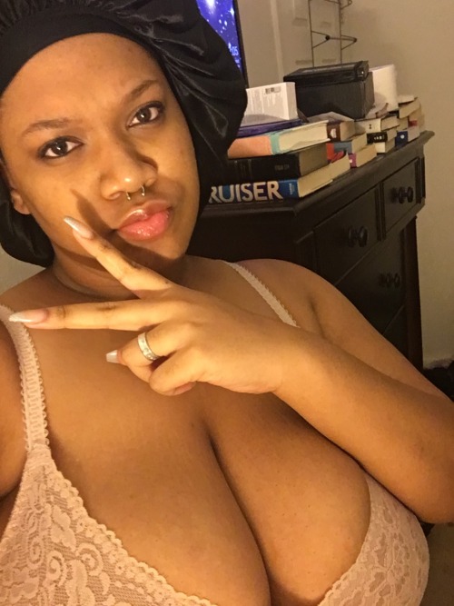 pinkrosehippy:  Random photo set. I’m ok with being average.