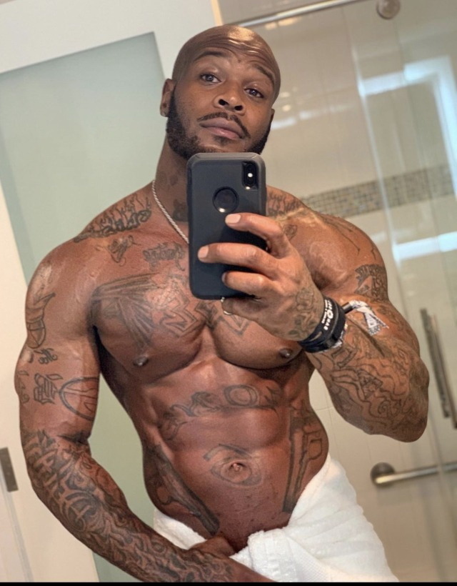 blkmusclelover: Mmm