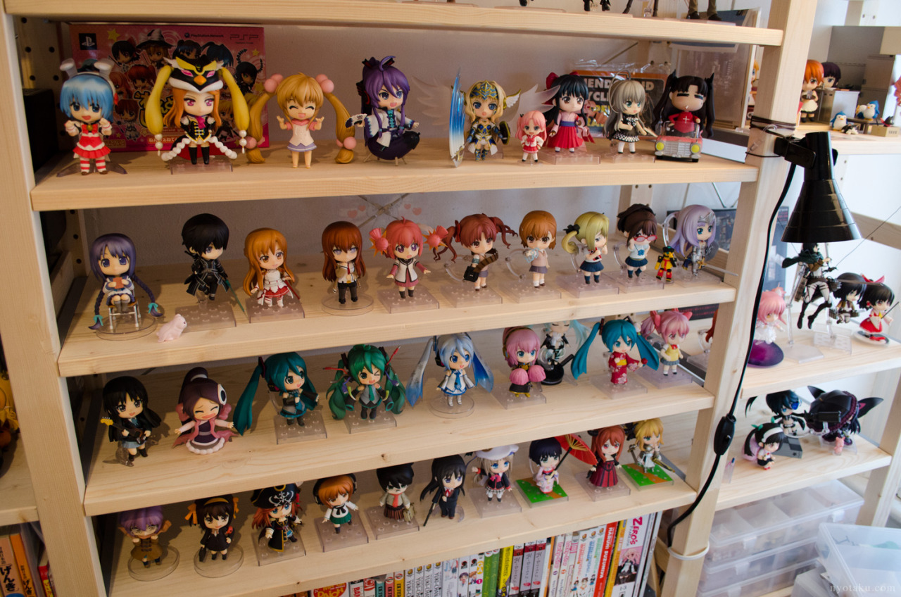bird-bat:  goodsmilecompanyus:  nyotaku:  Recently bought some new shelves to display