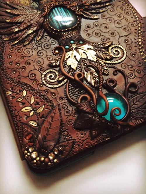 bulwark369:  lonewlf:  culturenlifestyle:Handcrafted Fairytale Clay Journals by Mandarin Duck Jewelry designer Aniko Kolesnikova, (previously featured here) best known as Mandarin Duck is recognized for her whimsical, sophisticated, ornate work featuring