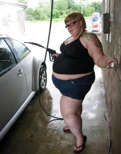 Largebellyssbbwfatty:  Wanna Fuck A Busty Bbw? - Click Here!   Wash My Car And I