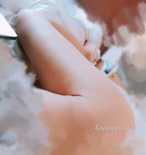 aoaooooo: 好久不见啦 想看萝莉视频的快快联系我，私信留下你的qq，诚信第一非诚勿扰，下手晚了就没有了