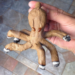 goodvibes-muffin:  blipped-intimacy:  forthosewholivebefree:  harrybaby:  This is insane, I can’t even roll a regular blunt  I want to meet this person and shake their hand.  shakes all eight hands :’)  Sweet lord 