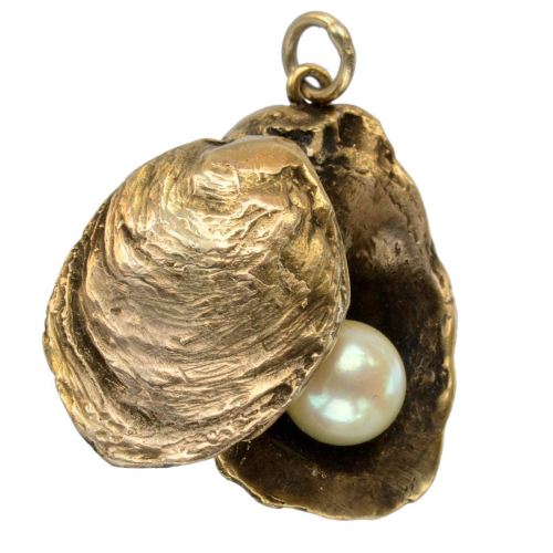 eriebasin:Early 1900s Oyster Pendant, Gold and Pearl