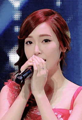 oh-sicas:  throwback : jessica / back hug 