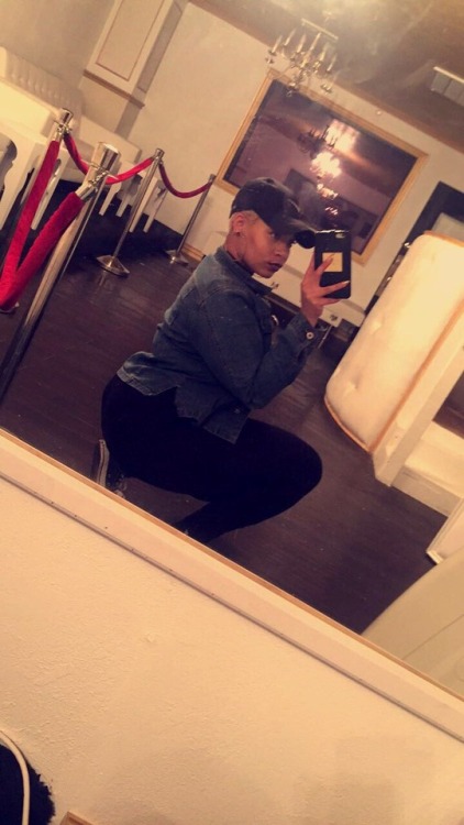 manihendrixx:Happy Black Out.. I know I’m late