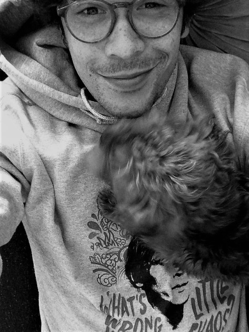 blakeswarrior:bob morley + glasses=my fucking aesthetic
