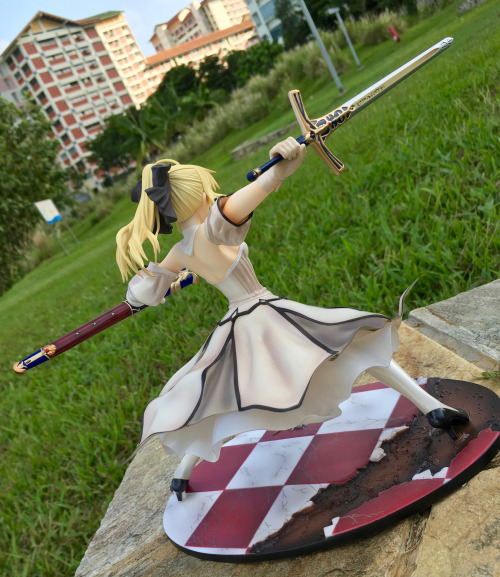 Behold, the 1/7 scale Saber Lily Golden Caliburn by Goodsmile company ~This is my second figurine so