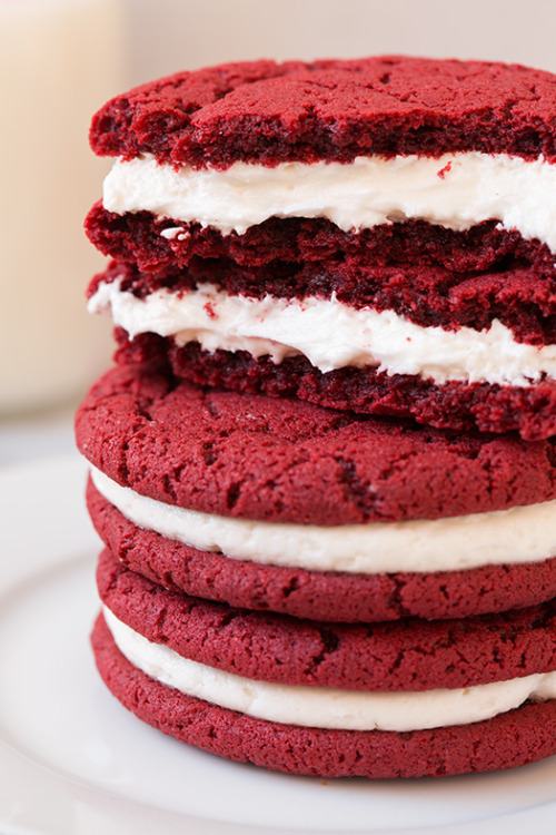 do-not-touch-my-food:  Red Velvet Oreos porn pictures