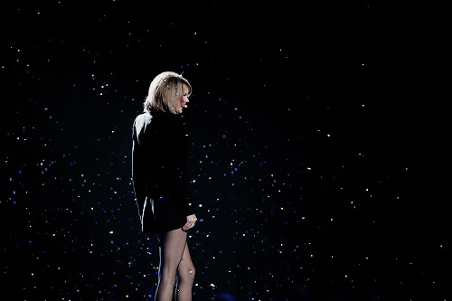 tayloralisonswft: Taylor Swift performs on stage at the BRIT Awards 2015.