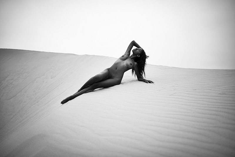 sarissle:  “Don’t the waves pull the sand, don’t the moon pull the tide, baby…”