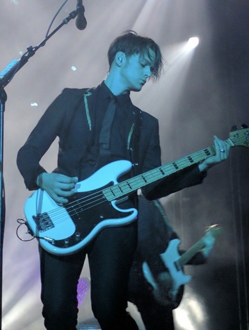 allofthedallon:❄️(( death of a bachelor tour // 2017 ))[picture credits @ryanrosshasaveinydick]