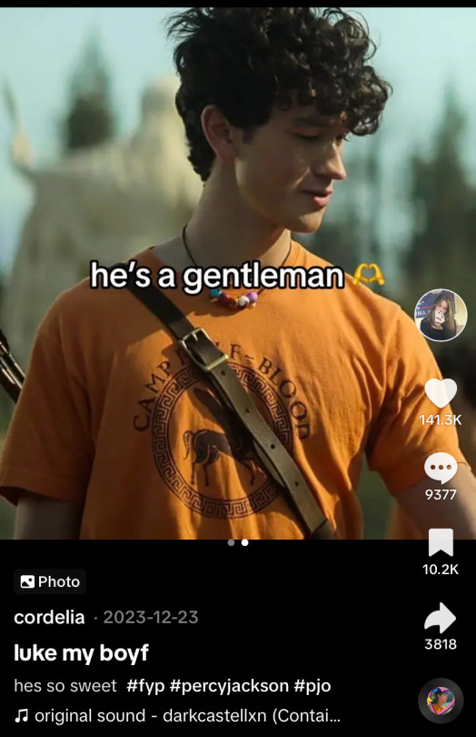 Im CRYING Theyre Fucking Killing Her In The Comments