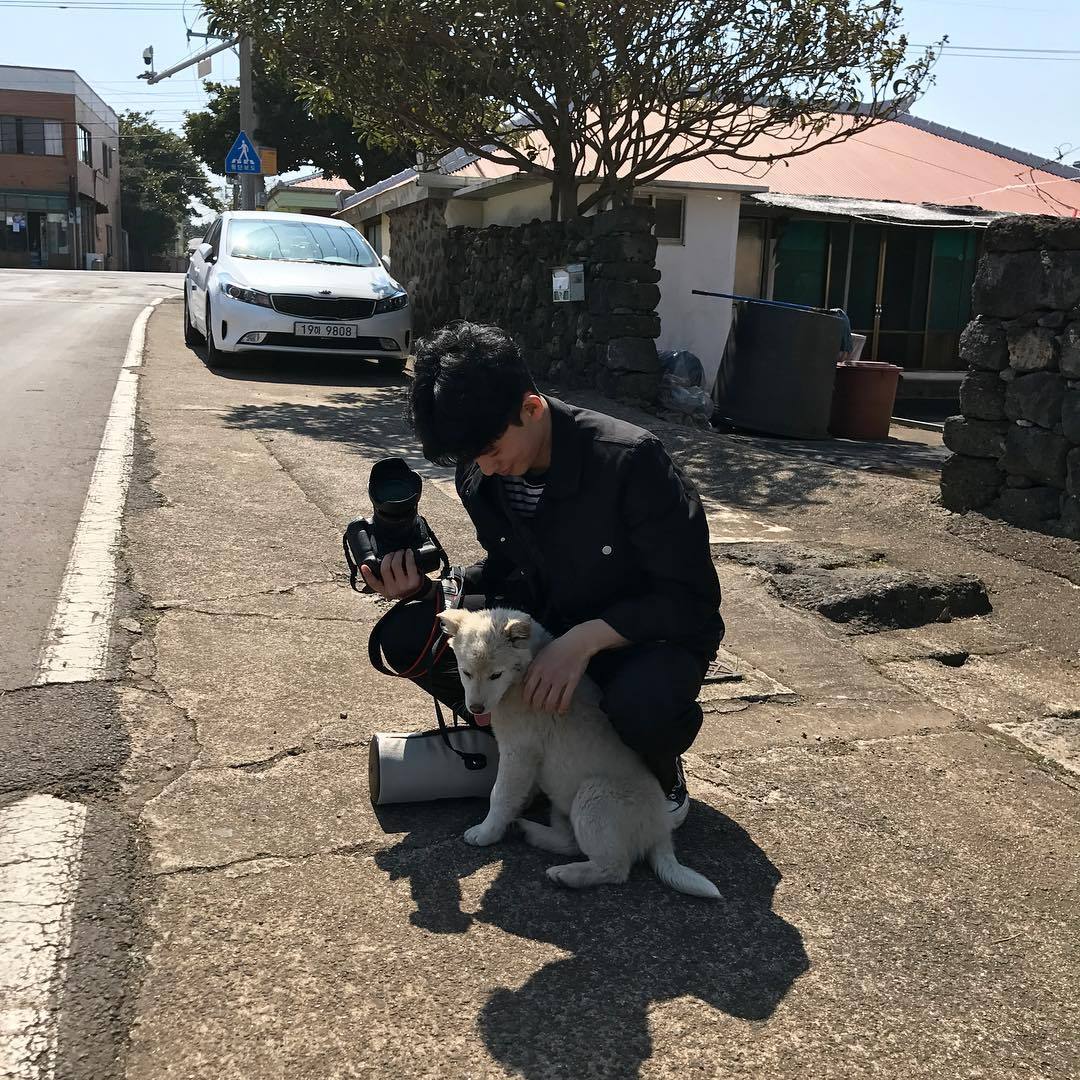 synqra: https://www.instagram.com/p/BSGuUqjAYBt/