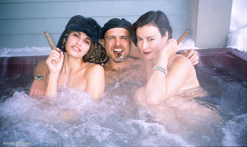 Joey Pants enjoying life while on a pool alongside Gina Gershon and Jennifer Tilly from &lsquo;B