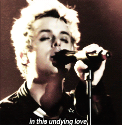 everyonesfullofshit-blog:  Day 10. Favourite song on 21st Century Breakdown  - ¡Viva la Gloria! 