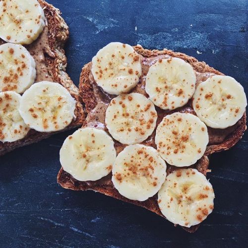 Classic almond butter and banana toast with a little bit of cinnamon. I can’t even tell you ho