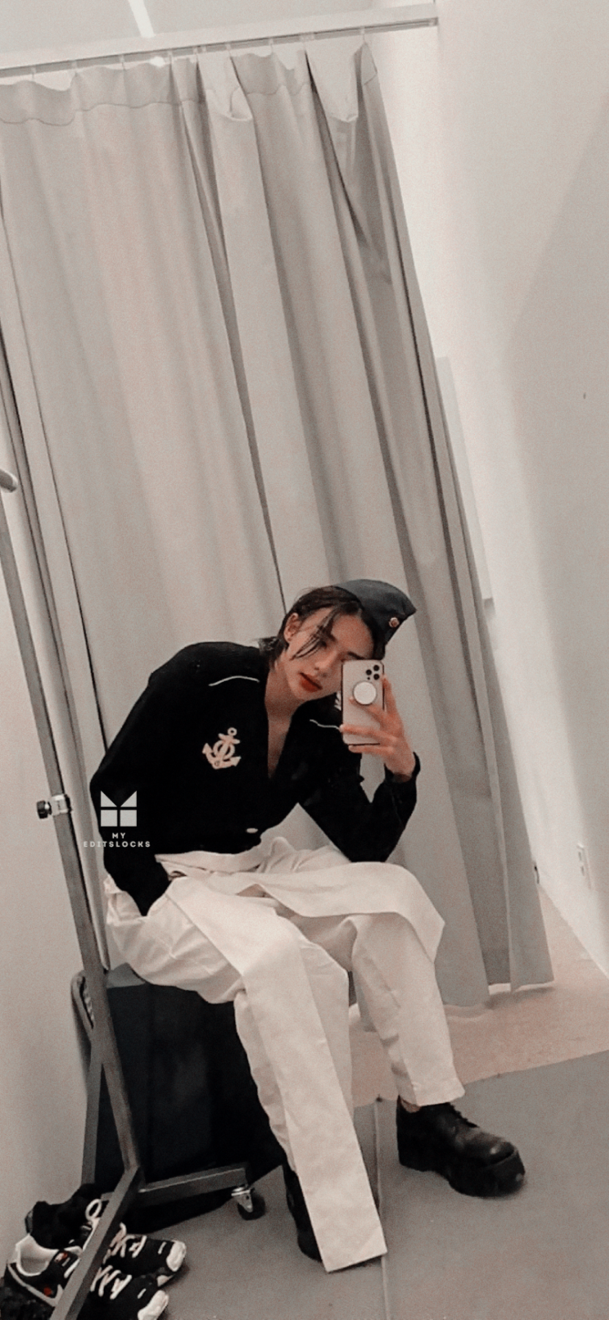 Hyunjin ; Simple