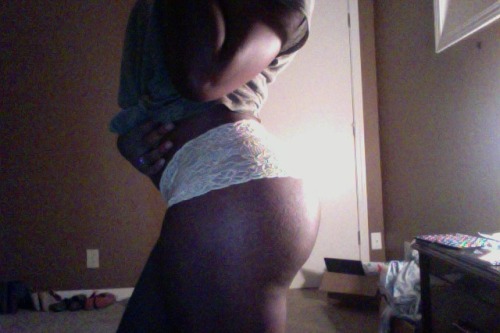strelitzias:  brainflavoredzombiesnacks:  aconstructofnothingness:  theiridesque:  pannehs here, have some ass  reblogging for the sheer immaculateness of that first pic… plus… booty…  Got damn she got pretty ass skin  ayye
