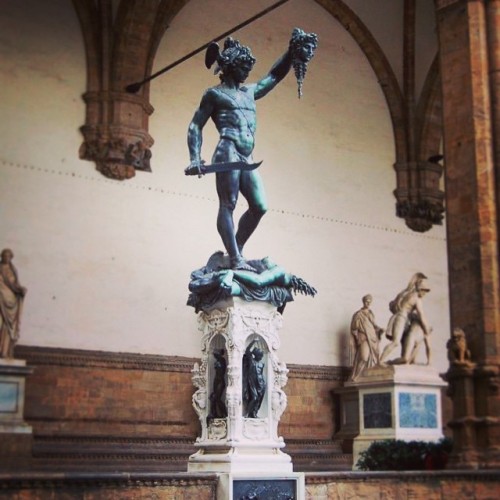 Perseus with the head of Medusa #perseo #perseus #piazzasignoria #florence #firenze #loggia #sculptu