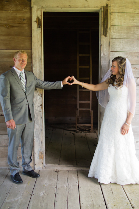 jessi &amp; will&rsquo;s romatic country wedding in lowell, michigan. click here to see more