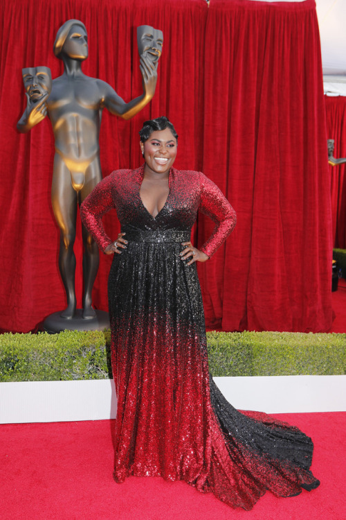 anerdyfeminist:celebsofcolor:Danielle Brooks attends the 24th Annual Screen Actors Guild Awards at T