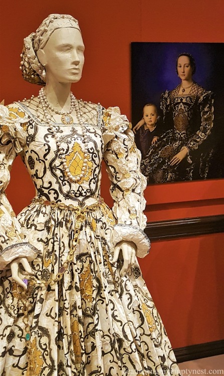  Eleanor of Toledo with her son Giovanni de Medici, painted by Bronzino in 1545 and a reconstruction