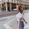 beyourself-nj:  Amikor megpillantod, a gyomrod osszerandul, a szived hevesebben ver, beszelni is alig tudsz, a labad remegni kezd, es attol felsz, hogy eszreveszi…