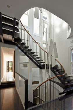 aros:  Victorian Home Gets A Modern Renovation