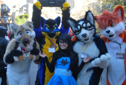 jadefefs:  drypaint:  Jade found her people.  fact: all the time i go to a con in a jade cosplay i try to search for furries and then take pictures. shout out to the jades who found their people woot woot 