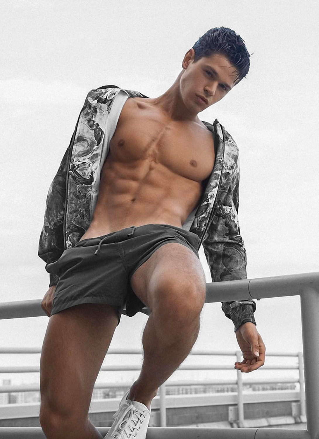 sixpackde:  https://www.tumblr.com/blog/sixpackde