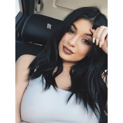 ultimatekimkardashian:  kyliejenner: “la traffic”