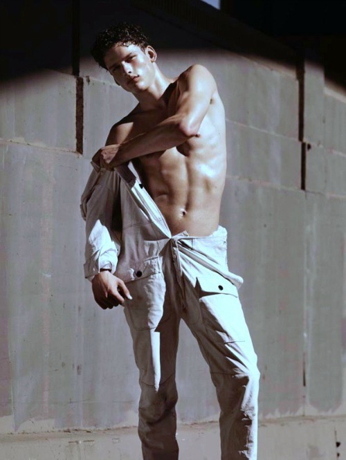 oldvibes:  simonessman:  Simon Nessman | Numero Homme 2009 | Ph: Mariano Vivanco