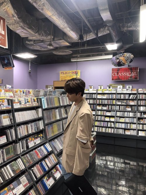 youngmar4: 190709 JEONGMIN Official Instagram and Japan &amp; Tower Records Ikebukuro Twitter Up