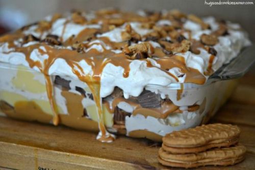 This Peanut Butter Cool Whip Cookie Lasagna Is The World&rsquo;s Craziest Dessert