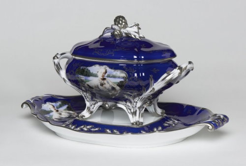  Here’s a little BLUESDAY inspiration from our Decorative Arts collection, currently on view in Infi