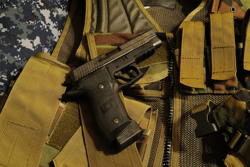 militaryandweapons:  P226R Blackwater by porn pictures