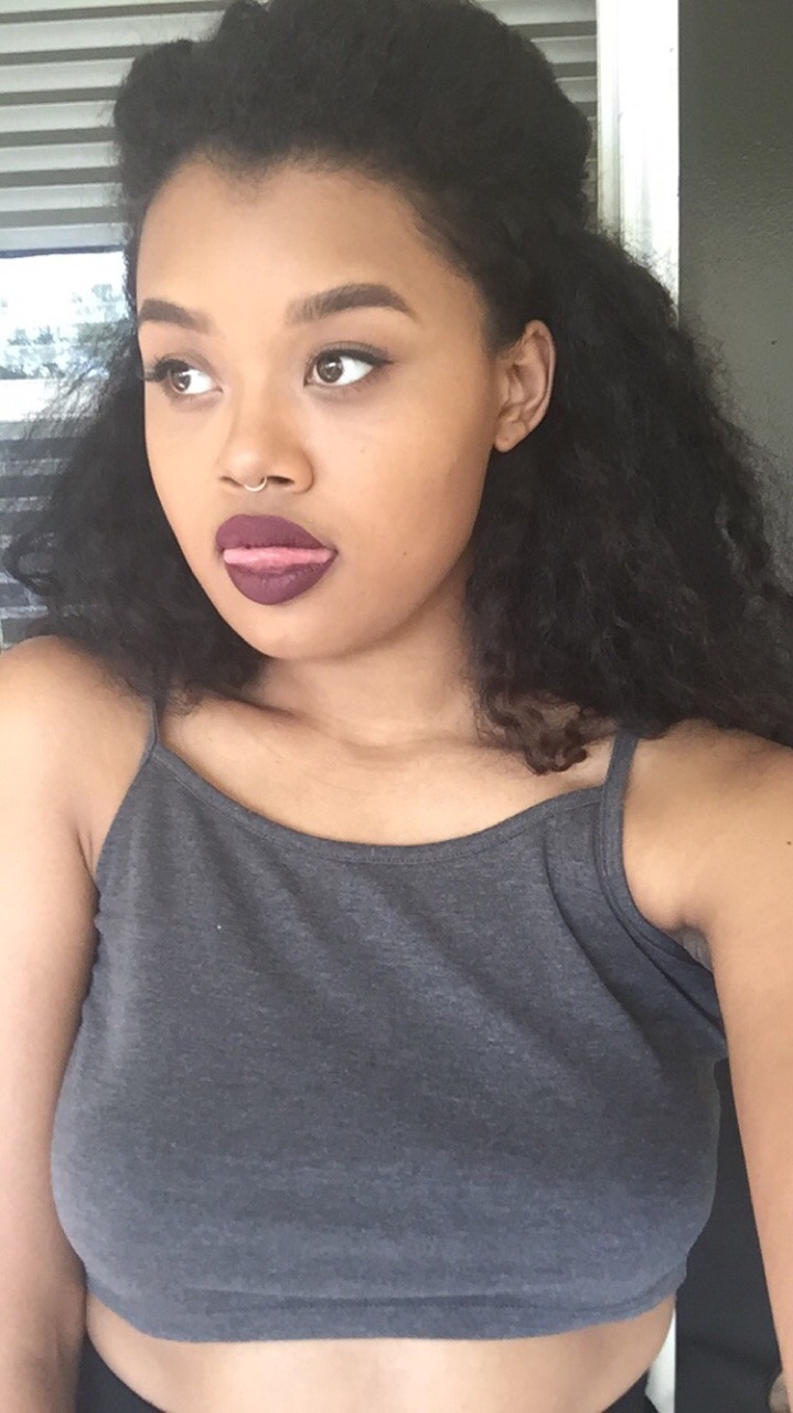 peachjames:  six selfies, tagged by youcancallmecyd and babytheodora.   i tag: bbysnakes,