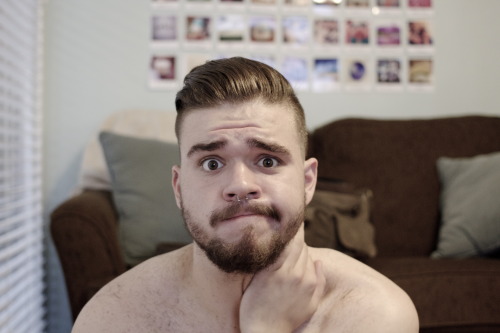 willwork4wood:  imtheotterlope:  cut me hair and felt like a pin-up girl for a second.  Unfunfunfunf.