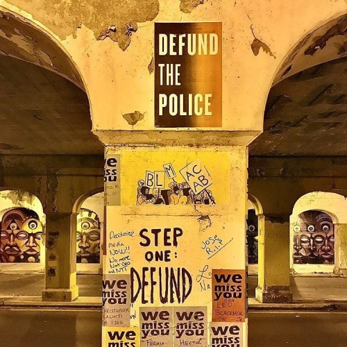 &lsquo;Defund the Police&rsquo; street art in Chicago