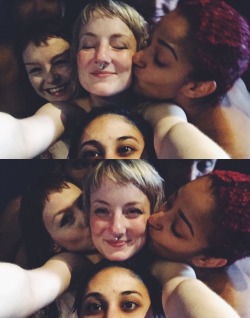 Fuck your Oscars selfie ❤️    from today with *deep breath* daisyducati nenetlavril finchdown mickeymod theaccretion